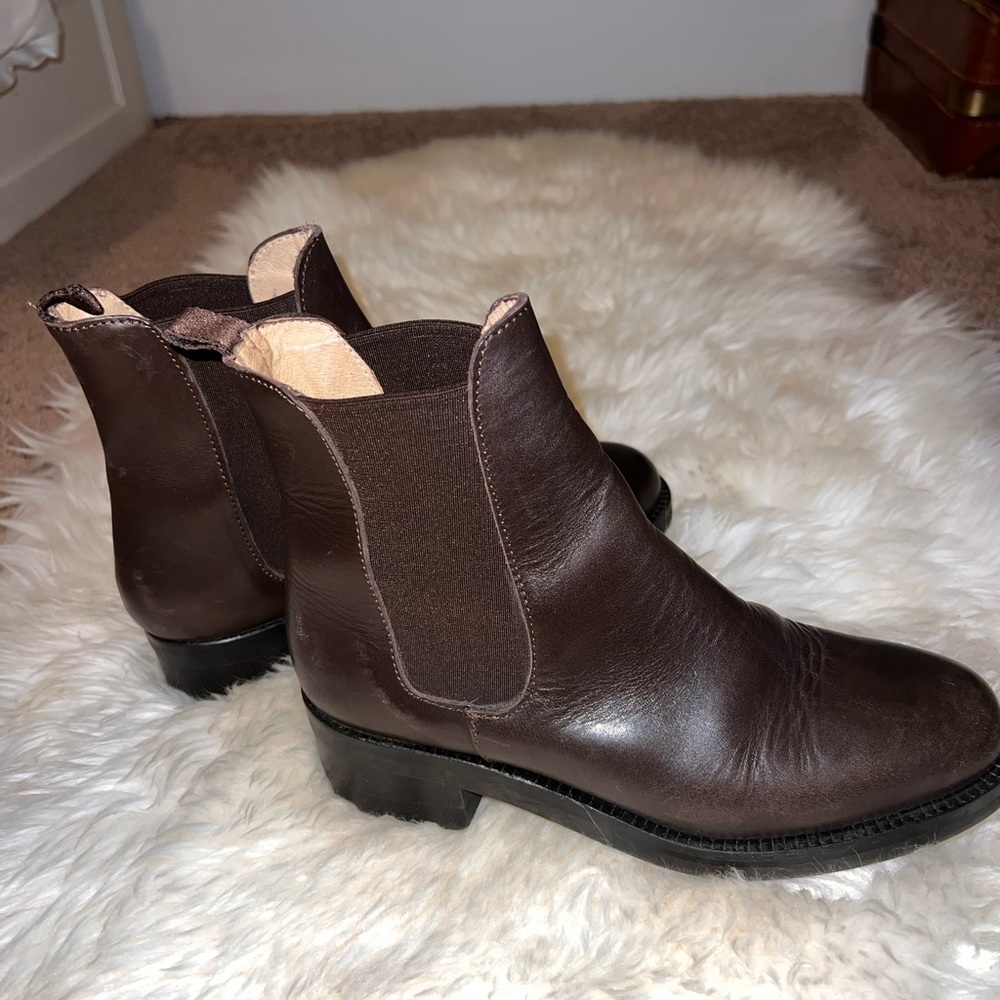 Barney’s New York brown leather &rubber sole  Chelsea booties!Women’s size 7/7.5